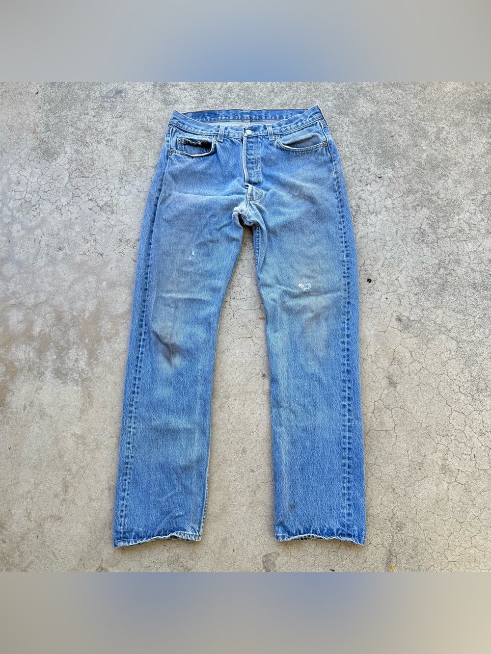 Vintage Distressed 80’s Levi’s 501 Light Blue Wash Denim Jeans 31x31